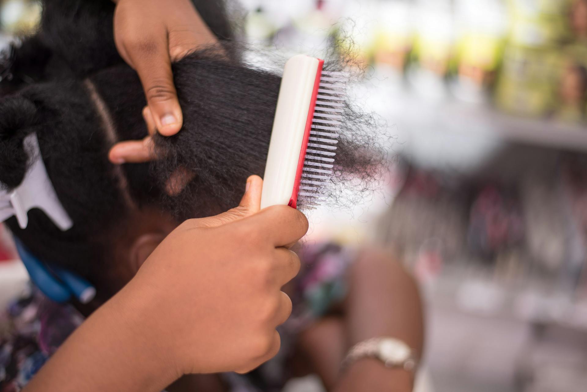 Curly textured hair detangling